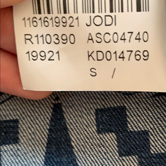 NWOT Mavi Jeans Small sleeveless faded jean jacket - Picture 9 of 9